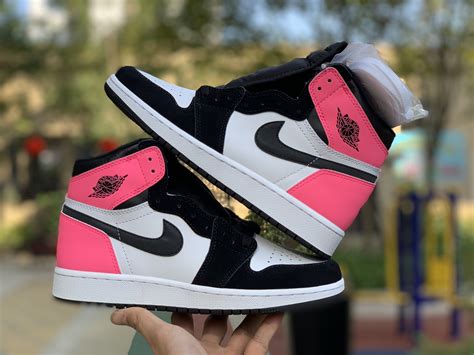 Womens Jordan 1 (20) 